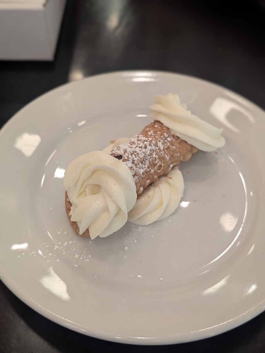 Cannoli at Remo's
